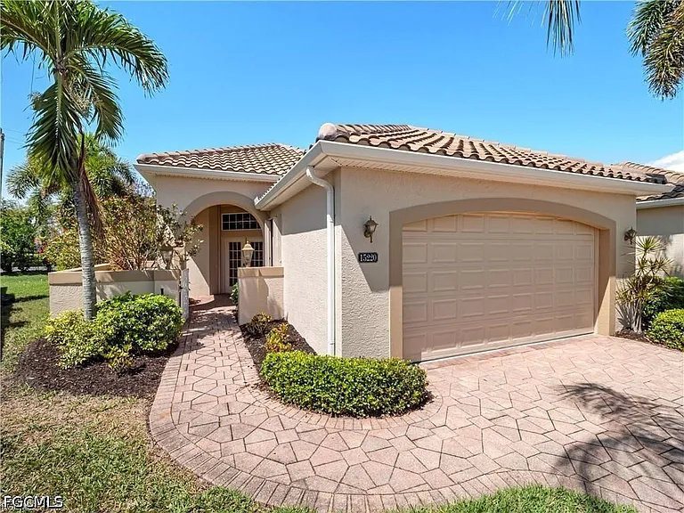 15220 Cape Sable Ln — Photo 1