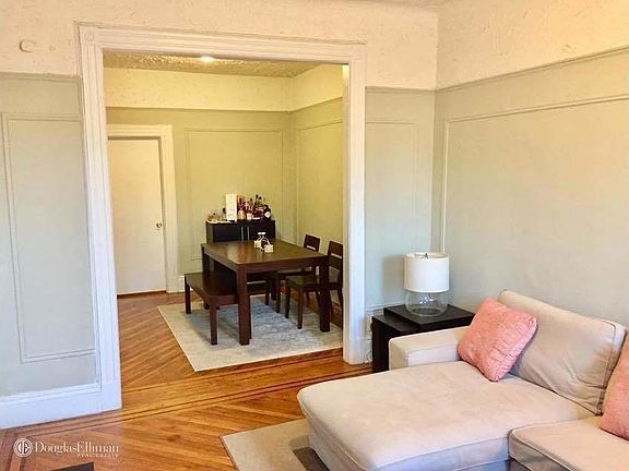 2nd image of 628 Vanderbilt Ave APT 3