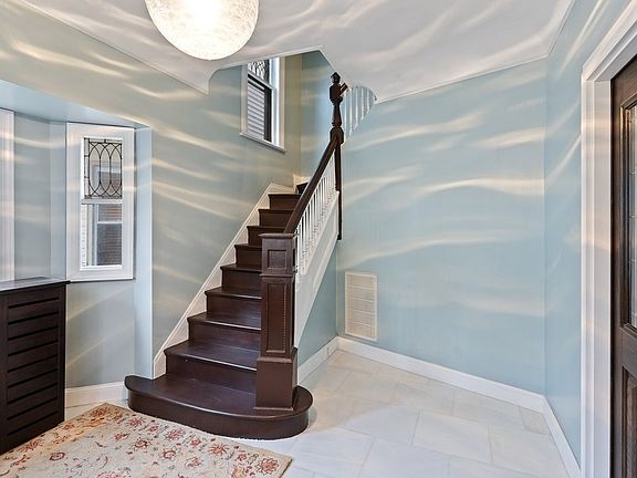 2nd image of 138 Jewett Ave #2