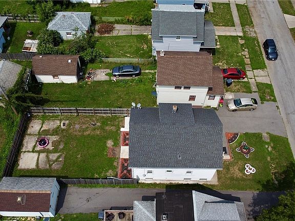 5th image of 101 Spruce St