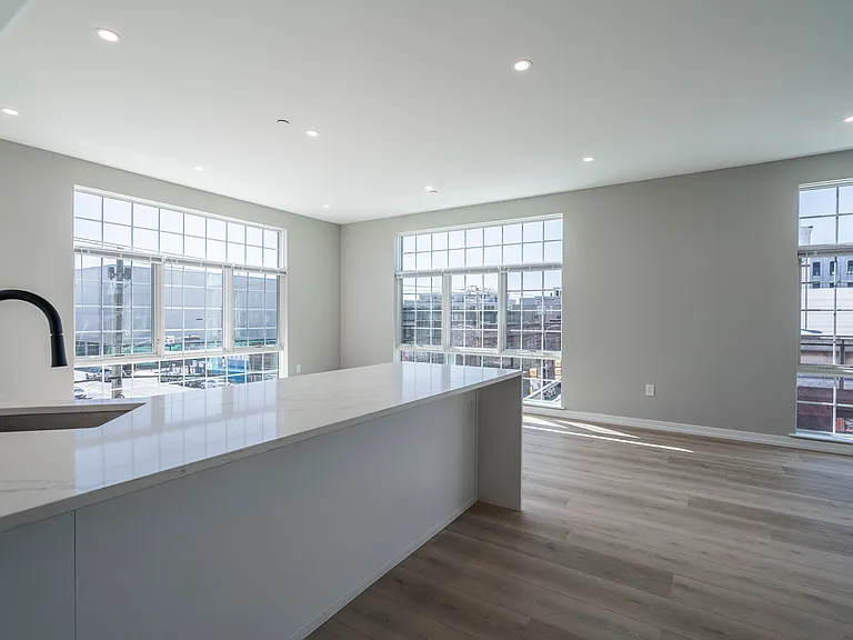 2401 Washington Ave — Photo 37