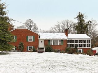 5619 Wharton Ln, Centreville, VA 20120
