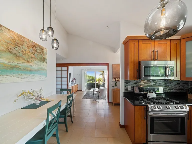 51 W Waipio Rd — Photo 19