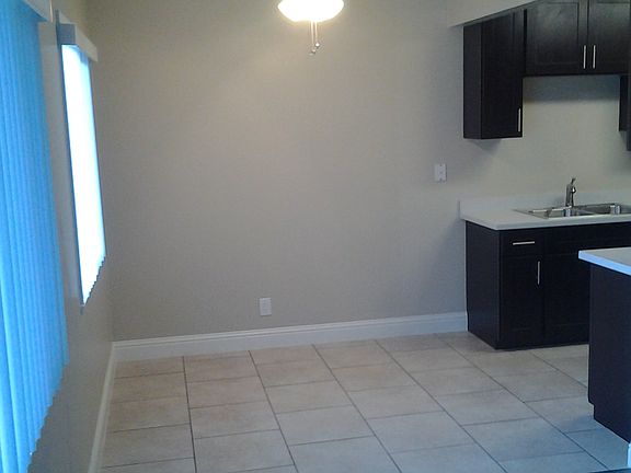 5th image of 262 Mariposa Ave APT 24