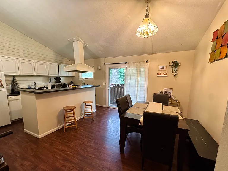 2506 University Dr — Photo 8