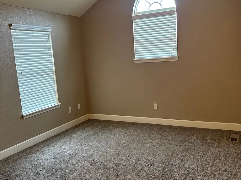 4341 NE 83rd St #1 — Photo 8