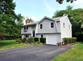 33 Selfridge Rd, Bedford, MA 01730