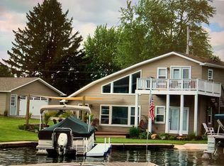 2113 Poets Dr, Rochester, IN 46975