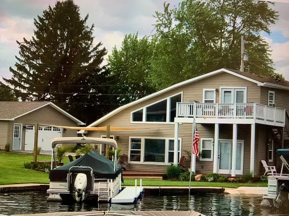 2113 Poets Dr, Rochester, IN 46975