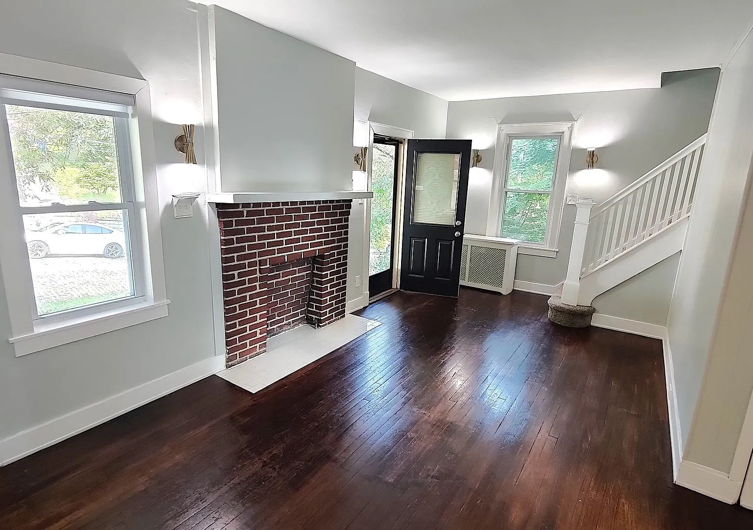 *Beautifully Updated & Spacious 3BD/2BA Single Family Home Available in East Liberty* — Photo 4