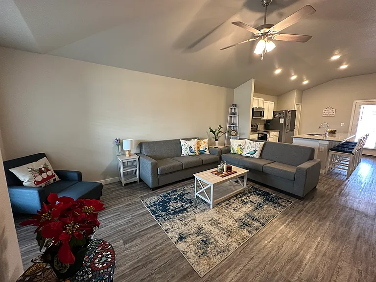 3215 Volney Ave — Photo 6