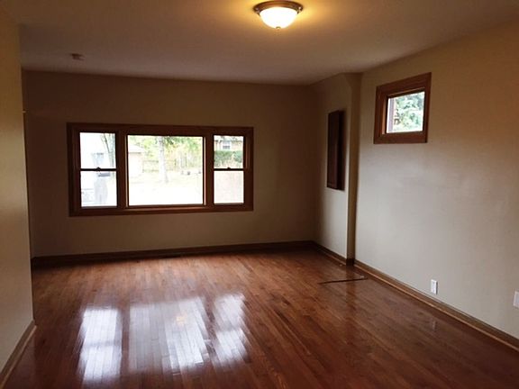 4th image of 8806 W 93rd Pl
