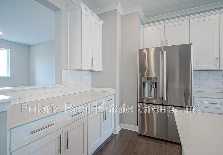 673 Golborne St — Photo 13