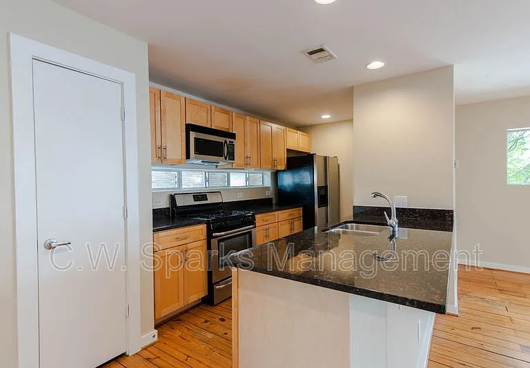 2724 Shelby Ave — Photo 11