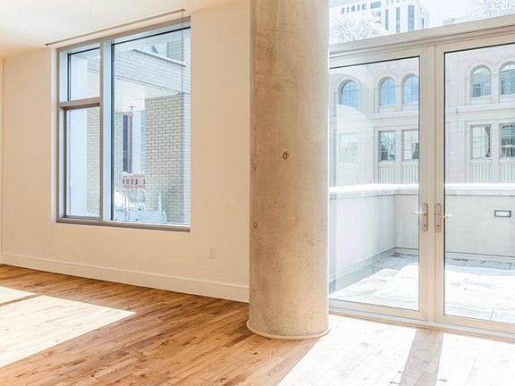 2nd image of 1723 Blake St #504