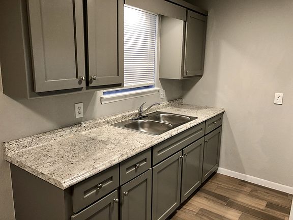 3rd image of 2901 Highland Ave APT 1