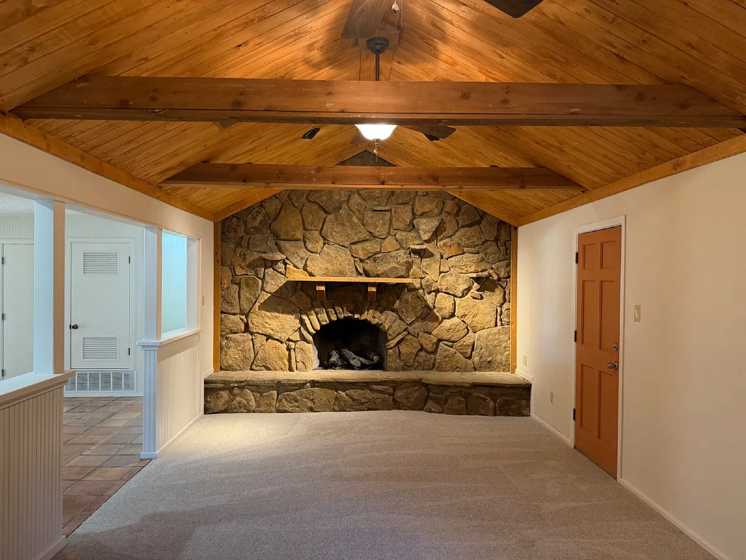 3 bed, 2.0 bath, 1711 sqft, $1,700 — Photo 3