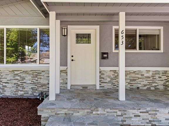 3rd image of 653 Los Olivos Dr