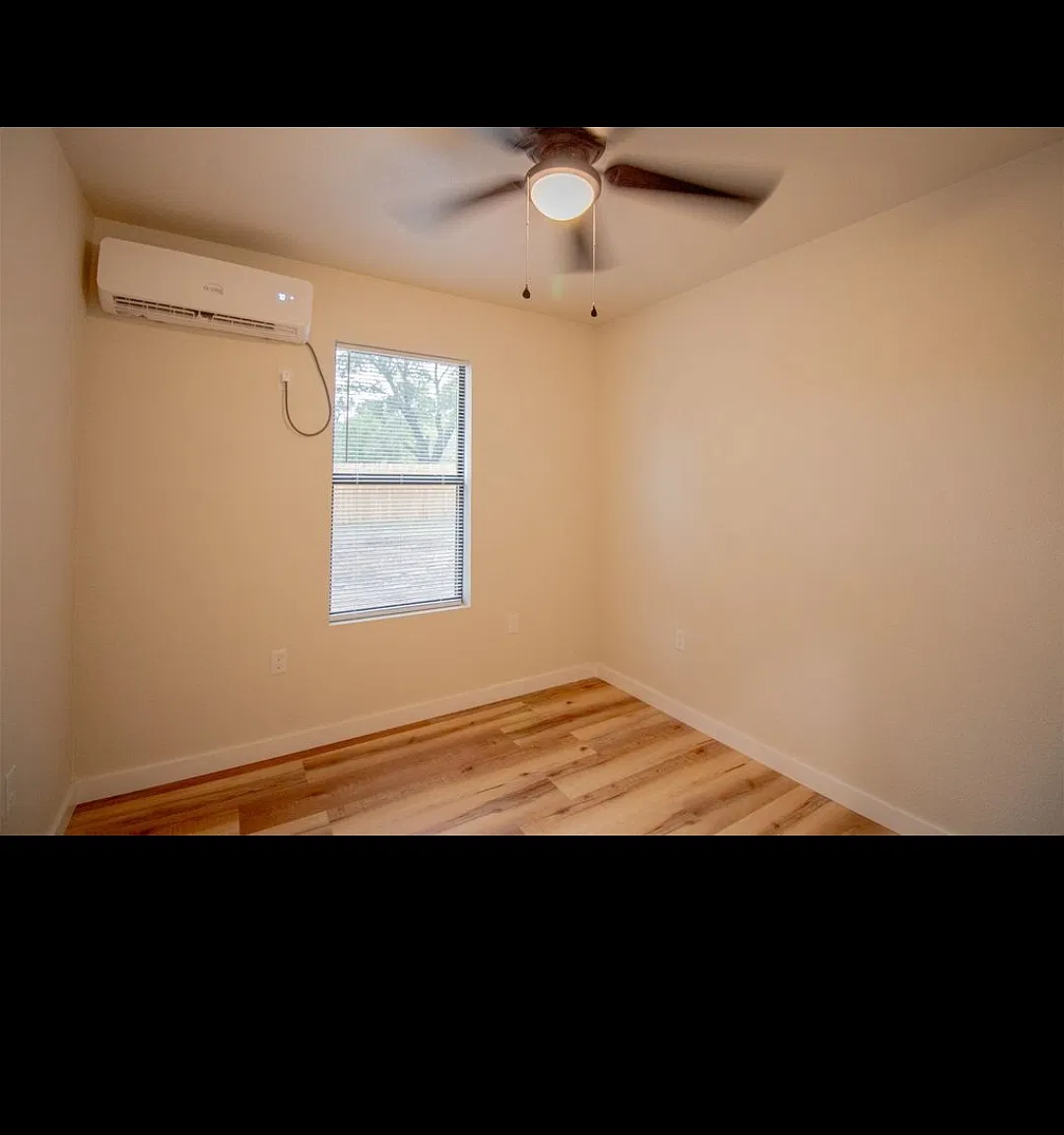 4 bed, 1040 sqft, $1,600 — Photo 2