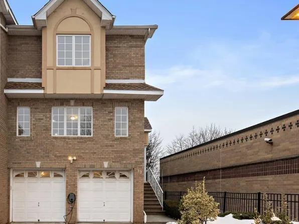 12 Liberty Court image 1 of 31