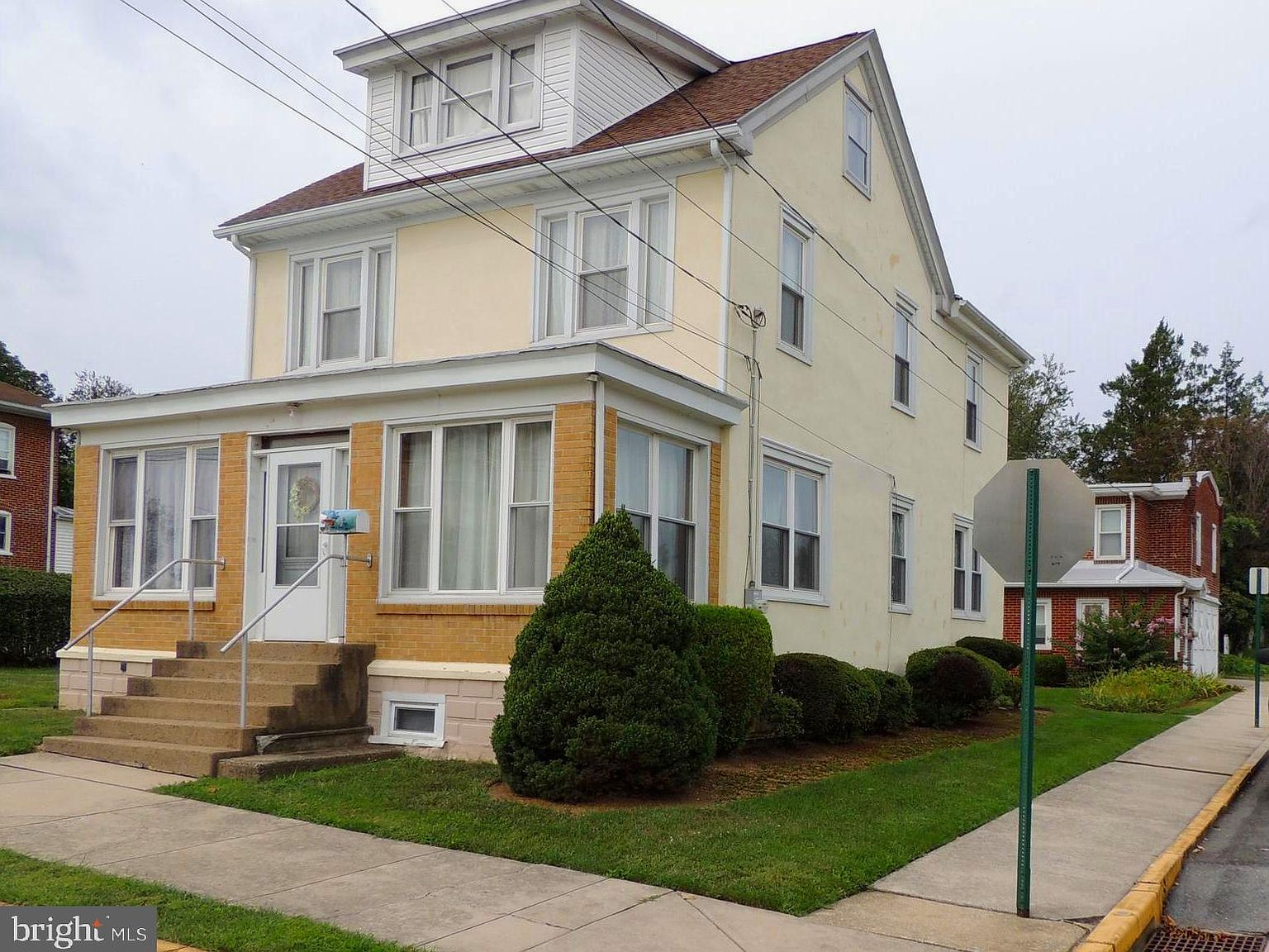 129 E Race St, Stowe, PA 19464 Zillow