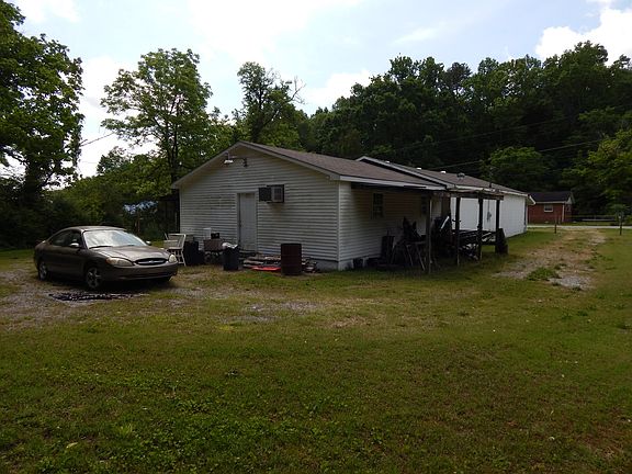 3rd image of 410 Clifton Tpke