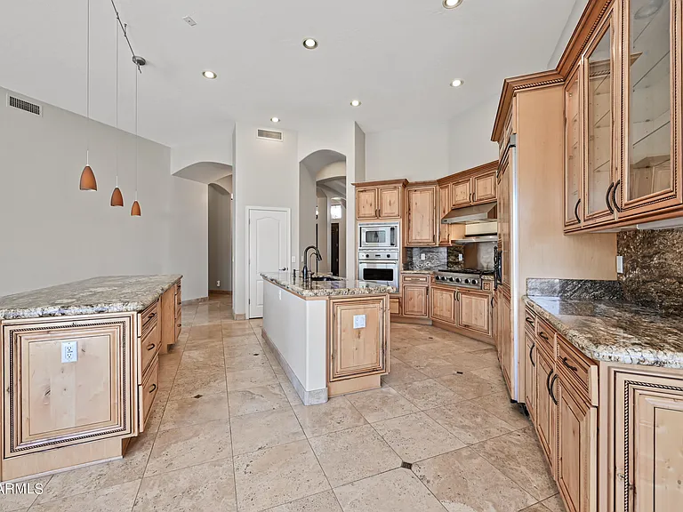 6057 E Campo Bello Dr — Photo 12
