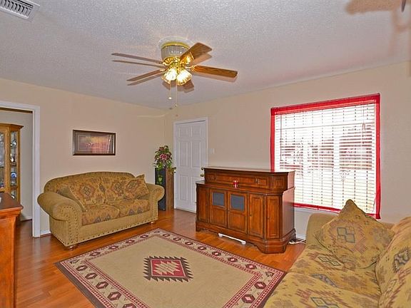 5th image of 703 Kendalia Ave