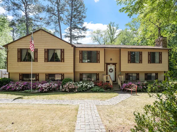 7356 Berkshire Downs Dr, Raleigh, NC 27616