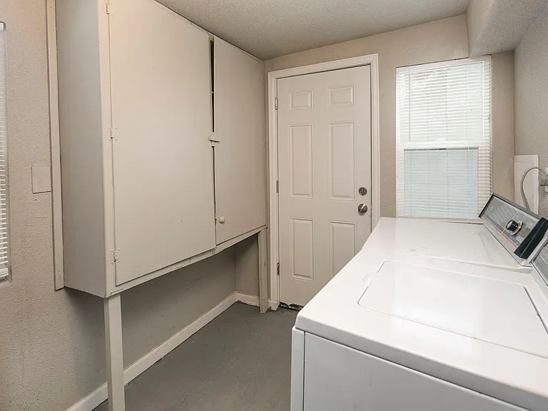 108 S Dorothy Ave — Photo 19