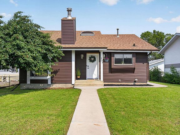 2nd image of 131 Cameron Cres