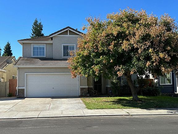 2nd image of 1460 Blush St
