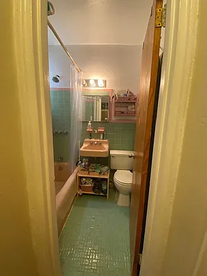 Rented by Gez Group LLC | media 33