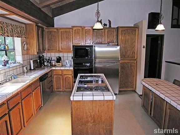 5th image of 465 Christie Dr
