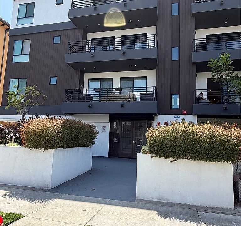 1st image of 1123 S Shenandoah St #303