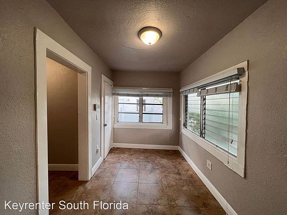 5th image of 215 N Federal Hwy #11610239