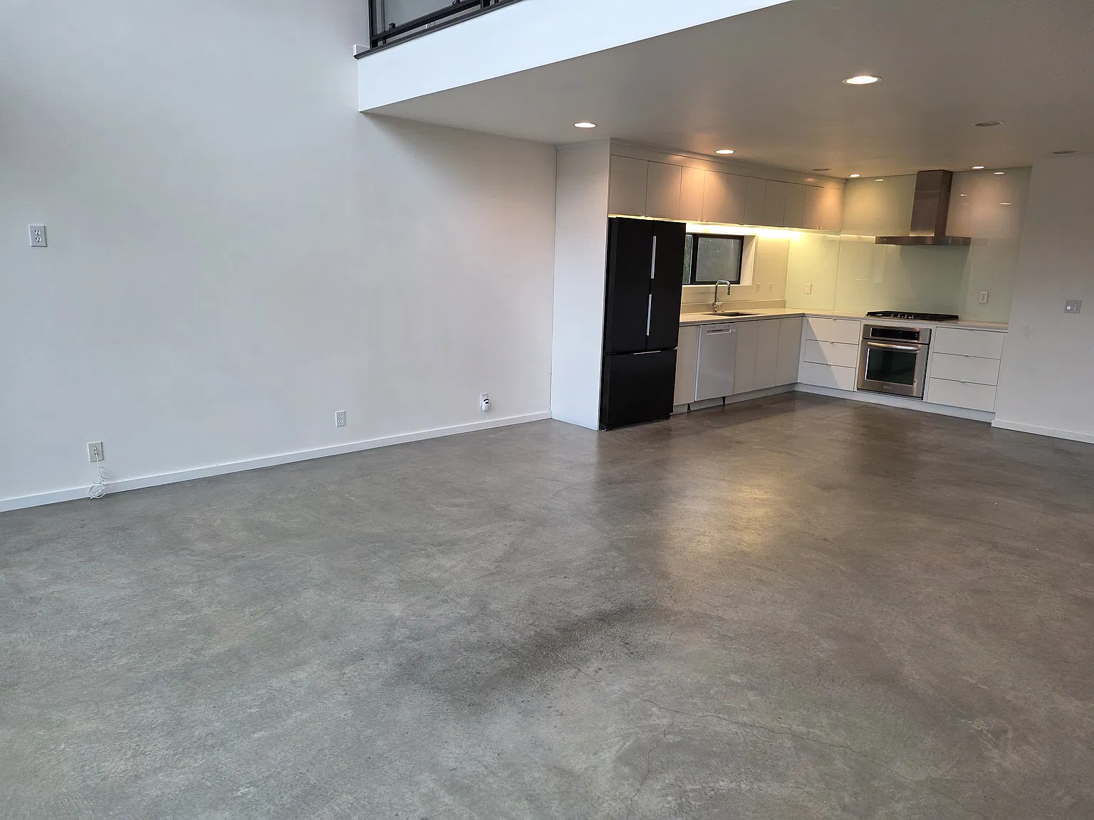3 bed, 1713 sqft, $4,800 — Photo 3