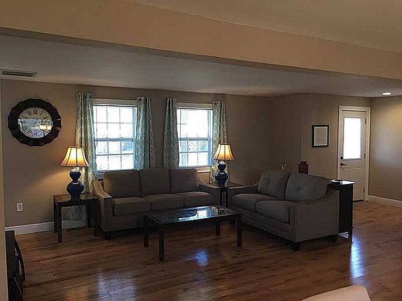 4th image of 3 Cynthia Dr