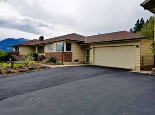 212 SW Robbins Rd, White Salmon, WA 98672