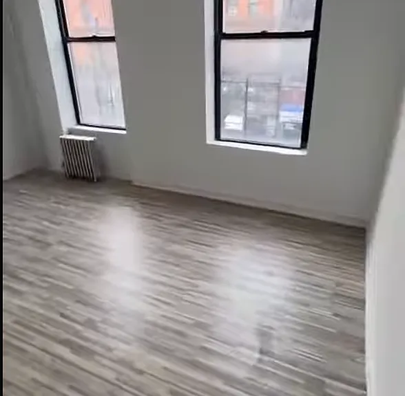 650 Melrose Ave #2T — Photo 1