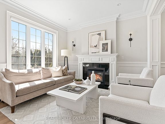 3rd image of 40 Hilldowntree Rd