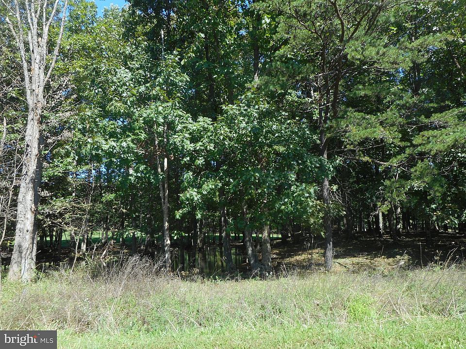 2nd image of Mountain Club Ave