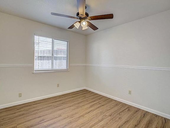 3rd image of 8254 Pinefield Dr