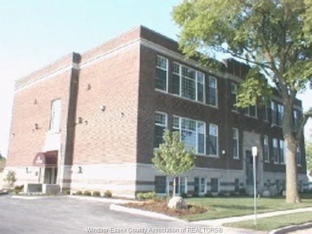 1 bed, 2.0 bath, $2,000 — Photo 2