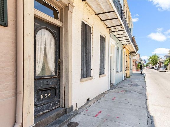 2nd image of 833 Burgundy St