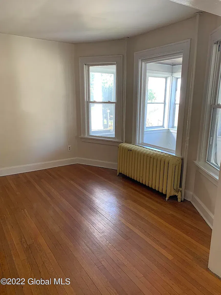 17 Homestead Ave — Photo 3