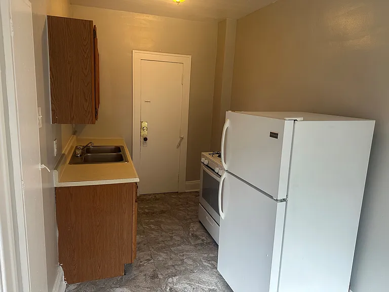 Highland Manor Apartments — Photo 23