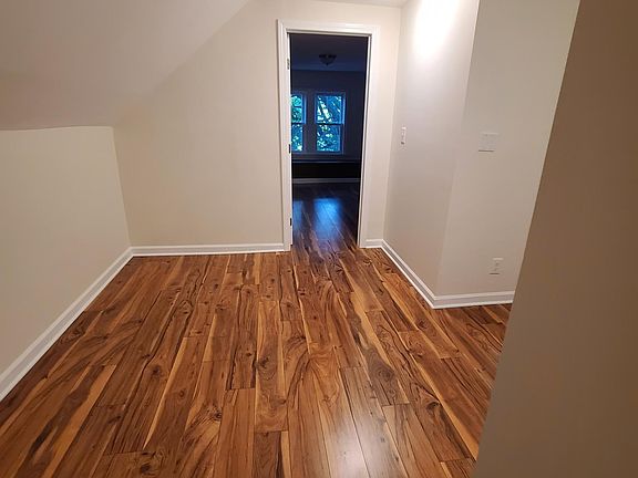 2nd image of 690 Dewey St #2