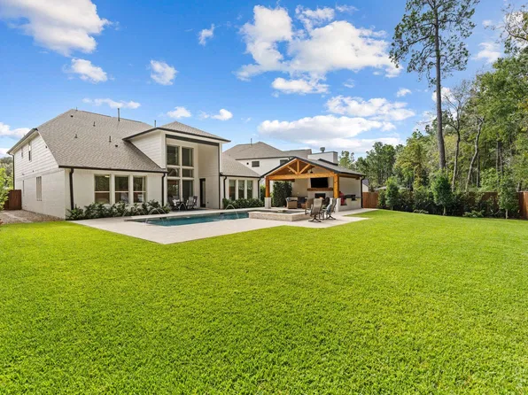 145 Sweeping Valley Dr, Montgomery, TX 77316