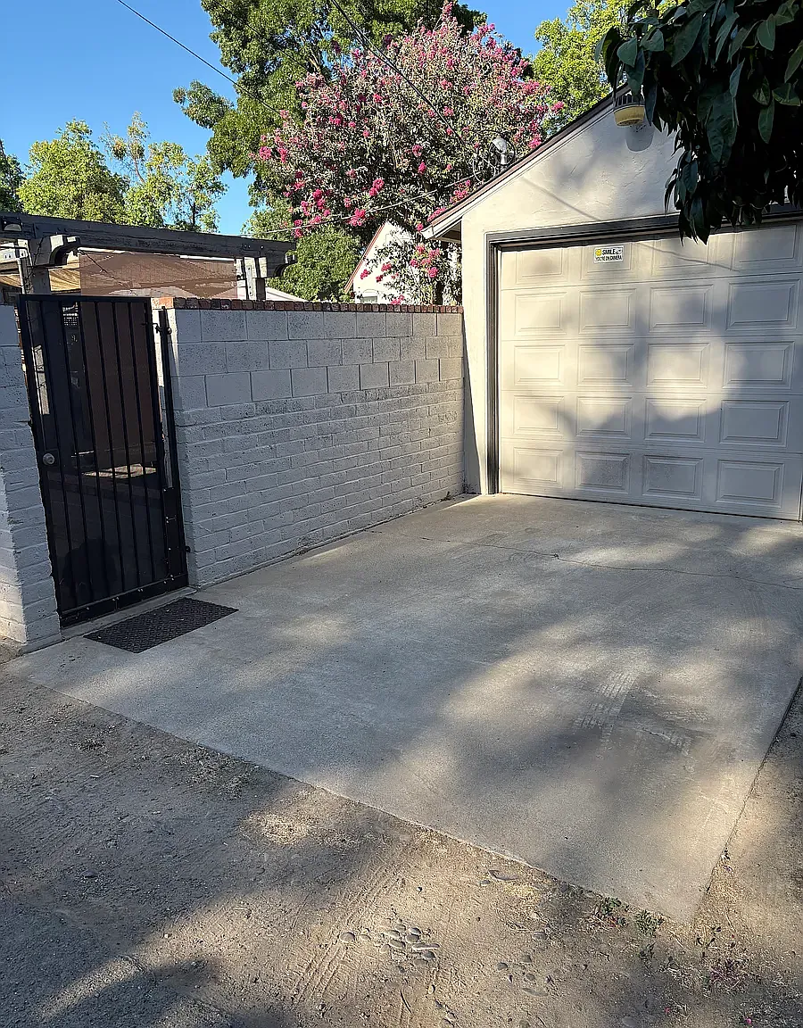 Studio, 350 sqft, $1,100 — Photo 3